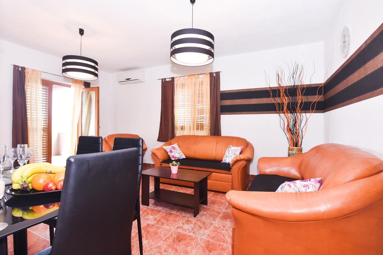 Apartments Kostijal ザダル エクステリア 写真